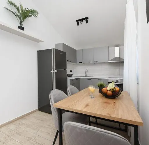 Matea 2 Holiday home *